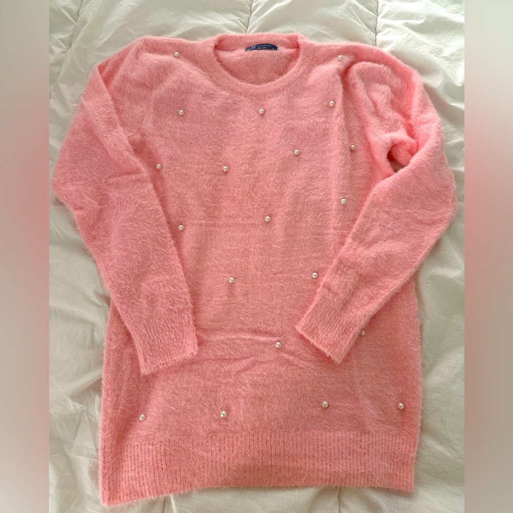 Pink sweater with pearls